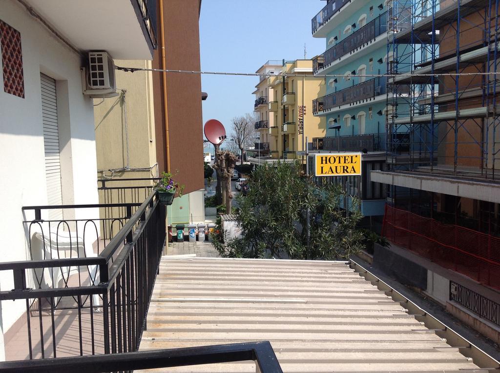 ريميني Hotel Laura المظهر الخارجي الصورة
