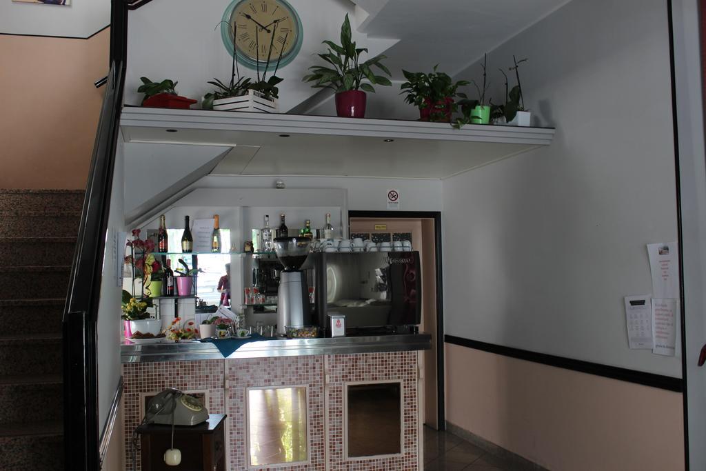 ريميني Hotel Laura المظهر الخارجي الصورة